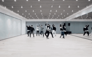 Hết 'đi đường quyền' trong MV, NCT 127 tiếp tục gây sốt với clip vũ đạo của ca khúc Punch