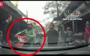 Quyết không nhường đường cho ô tô, tài xế xe ôm công nghệ nhận hậu quả bất ngờ