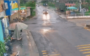 Đi đến đoạn đường giao nhau nhưng không giảm tốc, 2 tài xế trả giá đắt