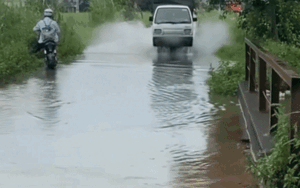 Nam sinh quần áo chỉnh tề gặp cảnh éo le trên đường đi học khiến CĐM đồng cảm