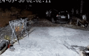 Chồng vội đưa vợ đi sinh, camera ghi lại diễn biến 'dở khóc dở cười'