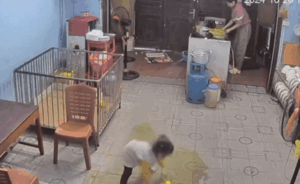 Trong 1 phút lơ là, mẹ té ngửa khi 'búp măng non' 1 tuổi 'nghịch dại' và cái kết dở khóc dở cười