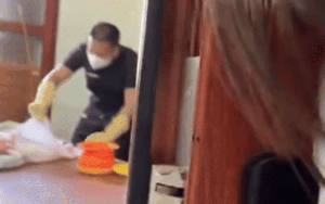 Thấy chồng lén lút trong phòng ngủ, vợ hé cửa kiểm tra và cái kết