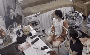 Đang tám chuyện quên trời đất, hội chị em bỗng hét lớn vì âm thanh này