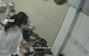 Nữ sinh trổ tài vào bếp khiến cả nhà hết hồn, xem lại camera dân tình cười ngất