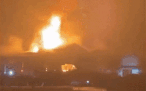 Xưởng nhựa ở Vĩnh Phúc bùng cháy dữ dội lúc nửa đêm