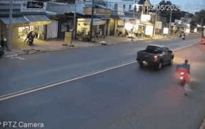 Đang đợi đồng bọn bẻ khóa xe máy, thanh niên bị người dân 'đánh úp' không kịp trở tay