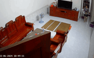 Chồng quét nhà, trải chiếu sẵn sàng ăn cơm và cái kết 'dở khóc dở cười'