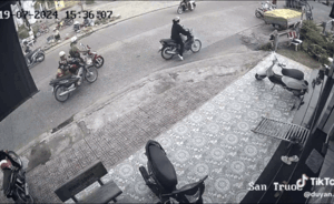 Xe tải bất ngờ tuột dốc và pha bẻ lái cực gắt của cô gái khiến dân tình khen ngợi hết lời