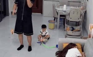 Lỡ tay để bóng rơi vào đầu vợ, người chồng tung chiêu thoát nạn và cái kết bất ngờ