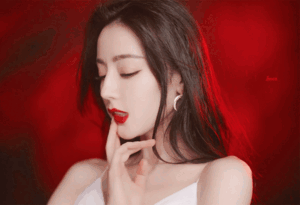 Địch Lệ Nhiệt Ba rời Gia Hành Thiên Hạ