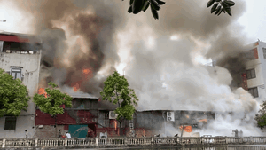 Hà Nội: Cháy xưởng in kèm nhiều tiếng nổ lớn ở Nam Từ Liêm