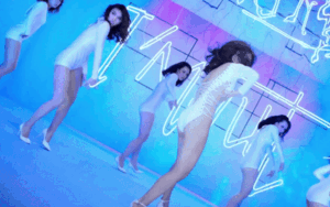 Hình ảnh nóng bỏng đến nghẹt thở của Hoàng Thùy Linh