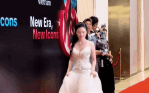 Midu lại vướng nghi vấn mang thai, vòng 2 'lùm lùm' lộ rõ qua lớp váy