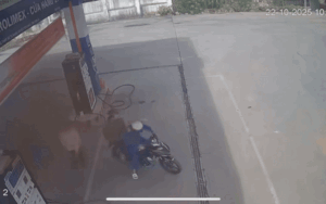Clip: Nhân viên cây xăng 'ship vợ cho khách', xem camera dân tình mới rõ lý do