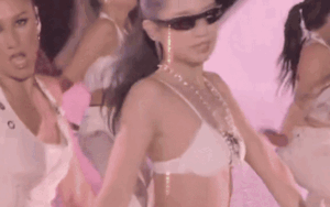 Jennie bị cộng đồng mạng chỉ trích: 'Biểu diễn như thể không tôn trọng khán giả'