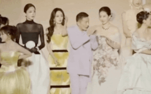 Clip Dương Mịch bị 'phân biệt đối xử' khi đứng chung khung hình với Lưu Diệc Phi gây bàn tán