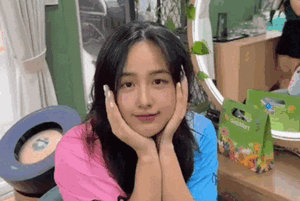 Fan tròn mắt với clip 5 giây hé lộ điểm lạ của Mai Phương Thúy