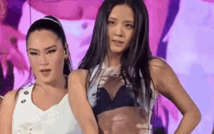 Mỹ nhân hiền nhất showbiz gây sốc khi diện áo xuyên thấu, để lộ nội y khiến mạng xã hội 'bùng nổ'