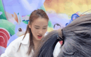 Clip 11 giây của Nhã Phương giữa lúc bầu bí khiến cõi mạng xôn xao