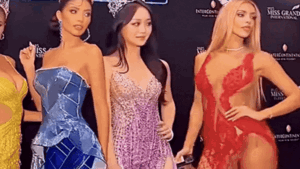 Thí sinh Miss Grand liên tục uốn éo trên sân khấu, bạn thi đứng cạnh 'đơ toàn tập'