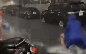 4 thanh niên lạc quan giữa trời mưa bão nhưng ai cũng lo ngay ngáy một điều