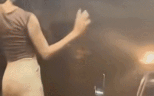 Cô gái la hét thất thanh khi đang nhảy nhót, dân tình xem camera lại lắc đầu ngán ngẩm