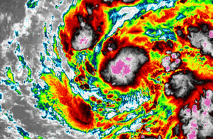 Siêu bão Phượng Hoàng có thể đạt mức 'cực đại' khi vào tới đất liền