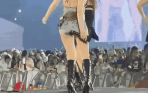 Động thái gây bàn tán của HyunA sau màn ngất xỉu khi đang mặc đồ gợi cảm nhảy múa