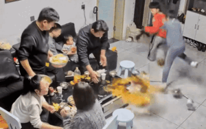 Clip: Cả nhà 'sốc ngang' khi nhìn nồi lẩu, xem camera dân tình mới hiểu lý do