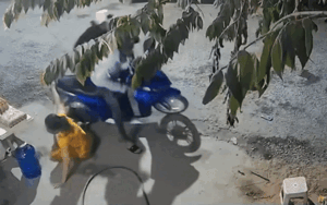 Cướp điện thoại của người phụ nữ, 2 thanh niên nhận cái kết khiến ai cũng hả hê