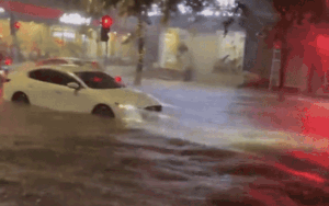 Video: Mưa lớn ở Thái Nguyên khiến khắp nơi 'hoá thành sông'