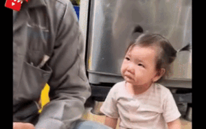 Clip: 11 triệu lượt xem khoảnh khắc ông bố to tiếng với 'bình rượu mơ'