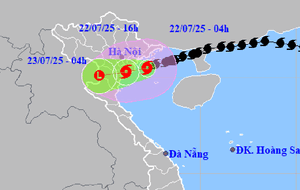 Bão số 3 áp sát đất liền, giật cấp 11