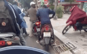 Clip: 'Nóng mắt' với màn trộm điện thoại chỉ trong 3 giây giữa đường phố đông đúc