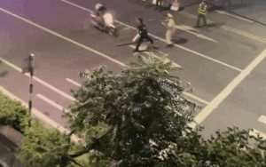 Bắt giữ 2 đối tượng 'thông chốt' trên đường Nghi Tàm tối 21/8