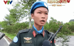Chiến sĩ diễu binh A80 gây sốt với màn trả lời phỏng vấn VTV bằng tiếng Anh