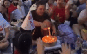 Cô gái được cả nước mừng sinh nhật trong đêm tổng hợp luyện diễu binh: Sĩ đến hết đời!