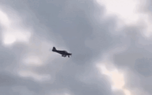 Được cầu hôn lãng mạn trên không, cô gái vừa nói 'em đồng ý' thì máy bay rơi