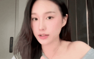 Vợ Đoàn Văn Hậu được khen hát hay như ca sĩ