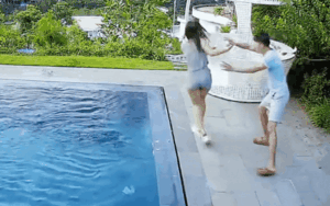 Clip Mạnh Trường đẩy vợ ngã xuống bể bơi gây xôn xao
