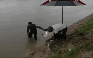 Clip: Xem khoảnh khắc cần thủ khoe con cá lớn, dân tình ai cũng 'nóng mắt'