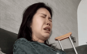 Minh Tú nhiều lần bật khóc nức nở giữa đêm, suy sụp vì sự cố sức khoẻ ngoài ý muốn