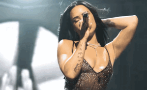 Nữ ca sĩ hết thời 'lột xác' xinh đẹp khó tin, vóc dáng nóng bỏng ai cũng trầm trồ