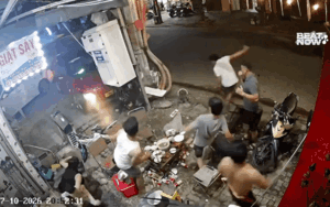 Nhóm người bất ngờ la hét hoảng loạn khi ngồi cùng nhau, xem lại camera vẫn chưa hoàn hồn
