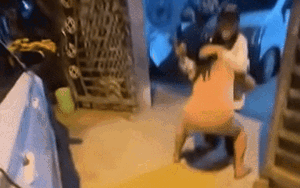 Cô gái bí mật về nhà ăn Tết và giây phút người mẹ vỡ òa cảm xúc