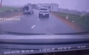 Clip: Tài xế tô vượt ẩu và cái kết 'nhớ đời'