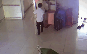 Thấy chị gái phải đi học xa nhà sau kỳ nghỉ Tết, bé trai có hành động khiến dân tình 'đốn tim'