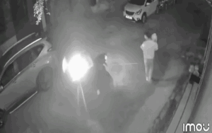 Check camera lúc nửa đêm, thanh niên thấy cảnh 'dữ dội' của đôi nam nữ