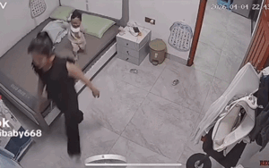 Người phụ nữ trông con nhỏ, camera ghi lại cảnh khiến ai cũng 'nóng mắt'